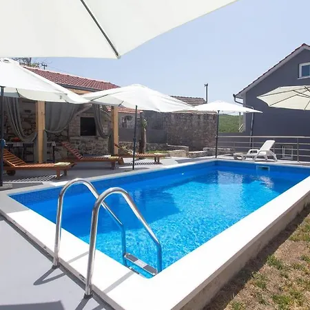 Villa Lucia Vukici